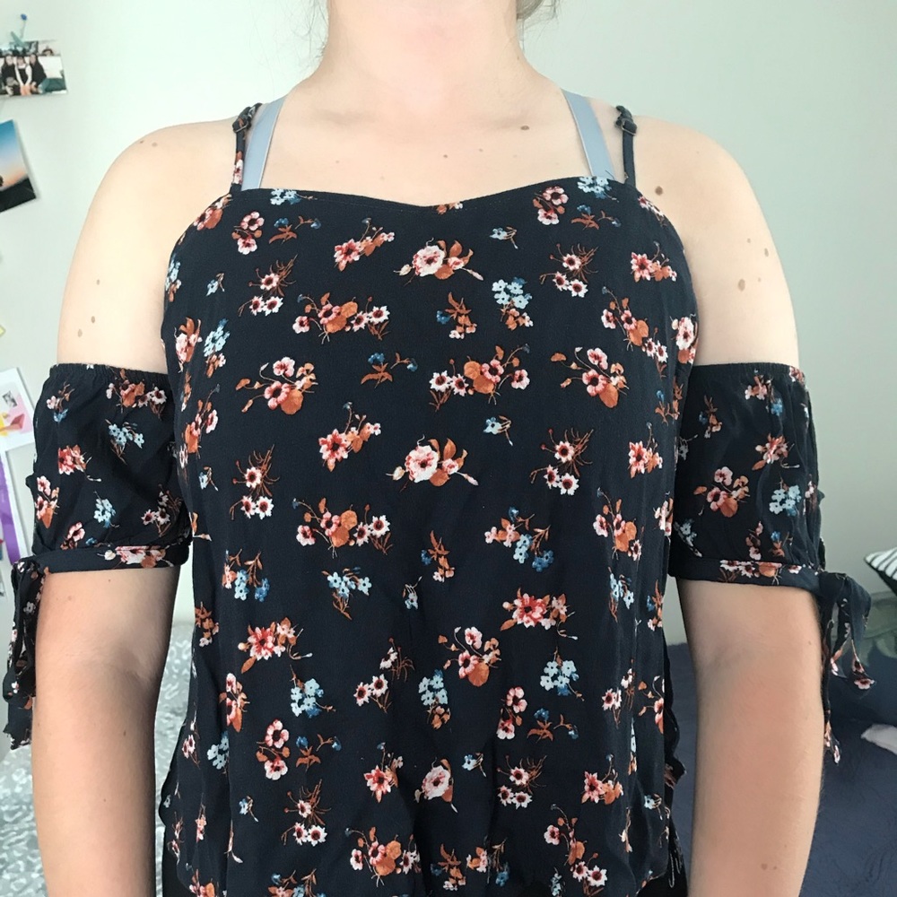 Xhilaration Off the shoulder blouse